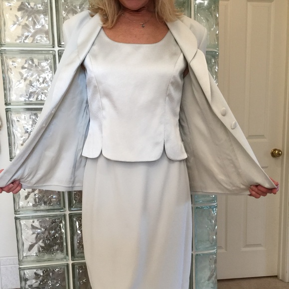 Albert Nipon 3 piece suit - Picture 2 of 7